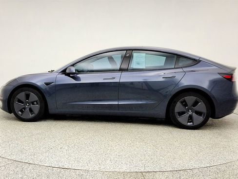 Used 2023 Tesla Model 3 Standard Range image 8