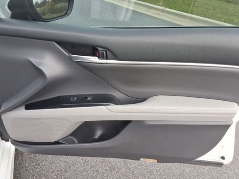 Used 2020 Toyota Camry XSE image 26