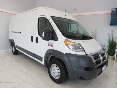Used 2016 RAM ProMaster 2500 w/ Premium Appearance Group image 2