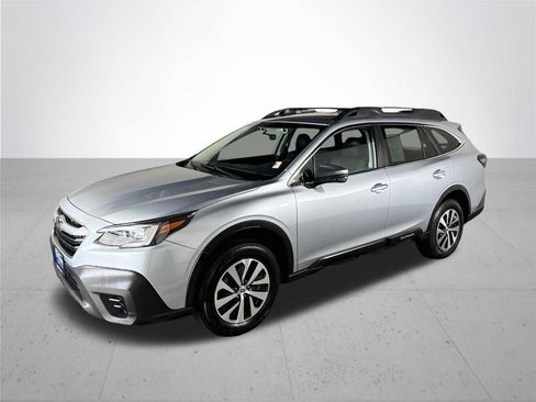 Used 2022 Subaru Outback Premium AWD/4WD image 2