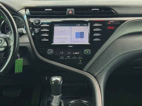 Used 2020 Toyota Camry SE FWD image 17