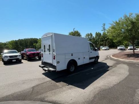 Used 2018 Mercedes-Benz Sprinter 3500 image 5