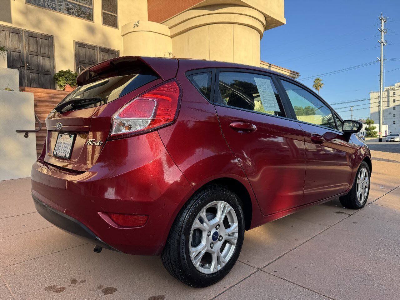 Used 2015 Ford Fiesta SE FWD image 6
