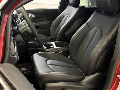 New 2026 Chrysler Pacifica Select image 20