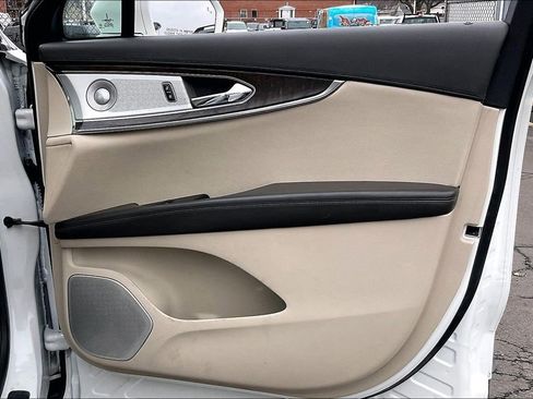 Used 2020 Lincoln Nautilus Reserve w/ Equipment Group 202A image 22