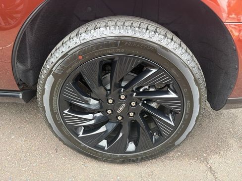 New 2027 Lincoln Navigator Reserve w/ Jet Appearance Package AWD/4WD image 13