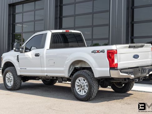 Used 2018 Ford F250 XL w/ Power Equipment Group AWD/4WD image 6
