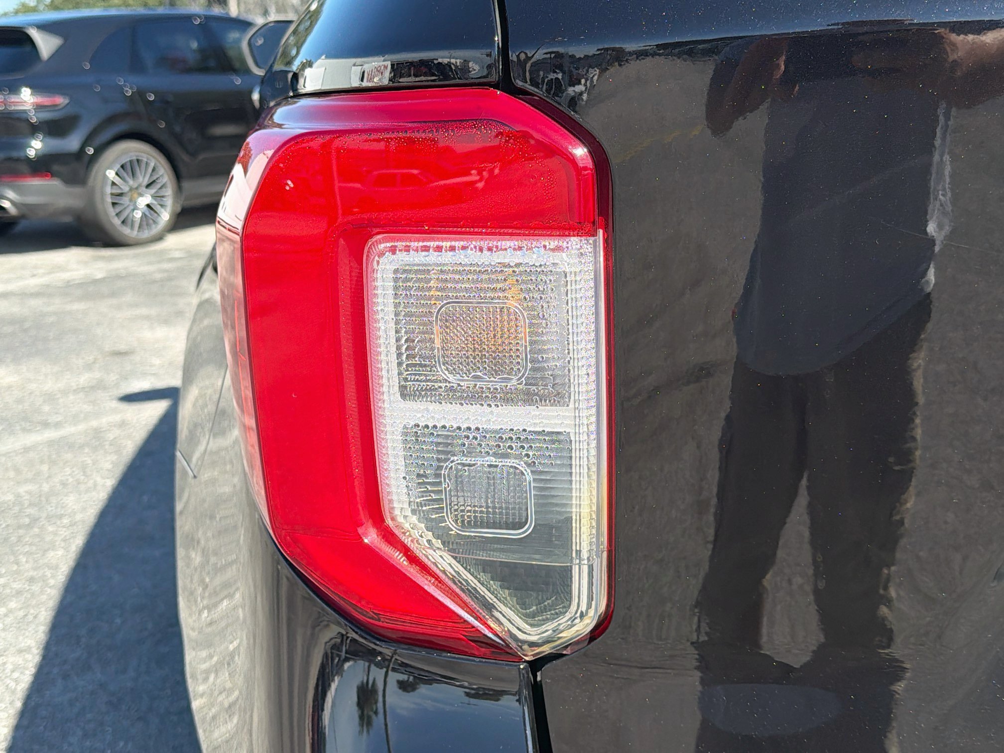 Used 2023 Ford Explorer XLT w/ Equipment Group 202A RWD image 10