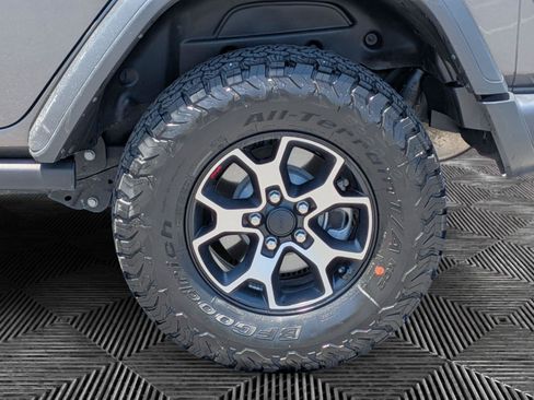 Used 2021 Jeep Wrangler Unlimited Rubicon w/ Cold Weather Group AWD/4WD image 9