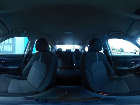 Used 2025 Nissan Sentra SV FWD image 39