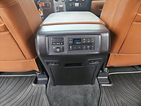 Used 2016 Toyota Sequoia Platinum AWD/4WD image 19