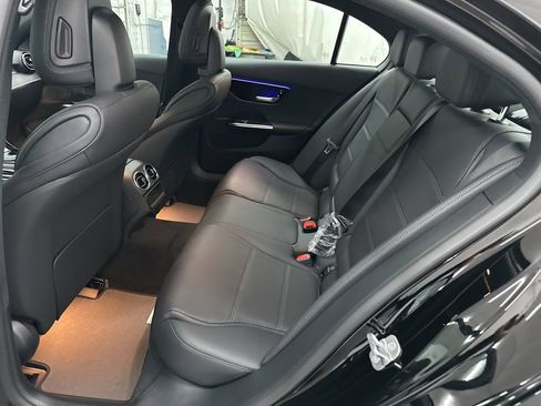 Used 2025 Mercedes-Benz C 300 Sedan image 21