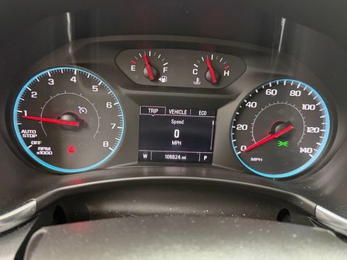 Used 2018 Chevrolet Equinox LT FWD image 22