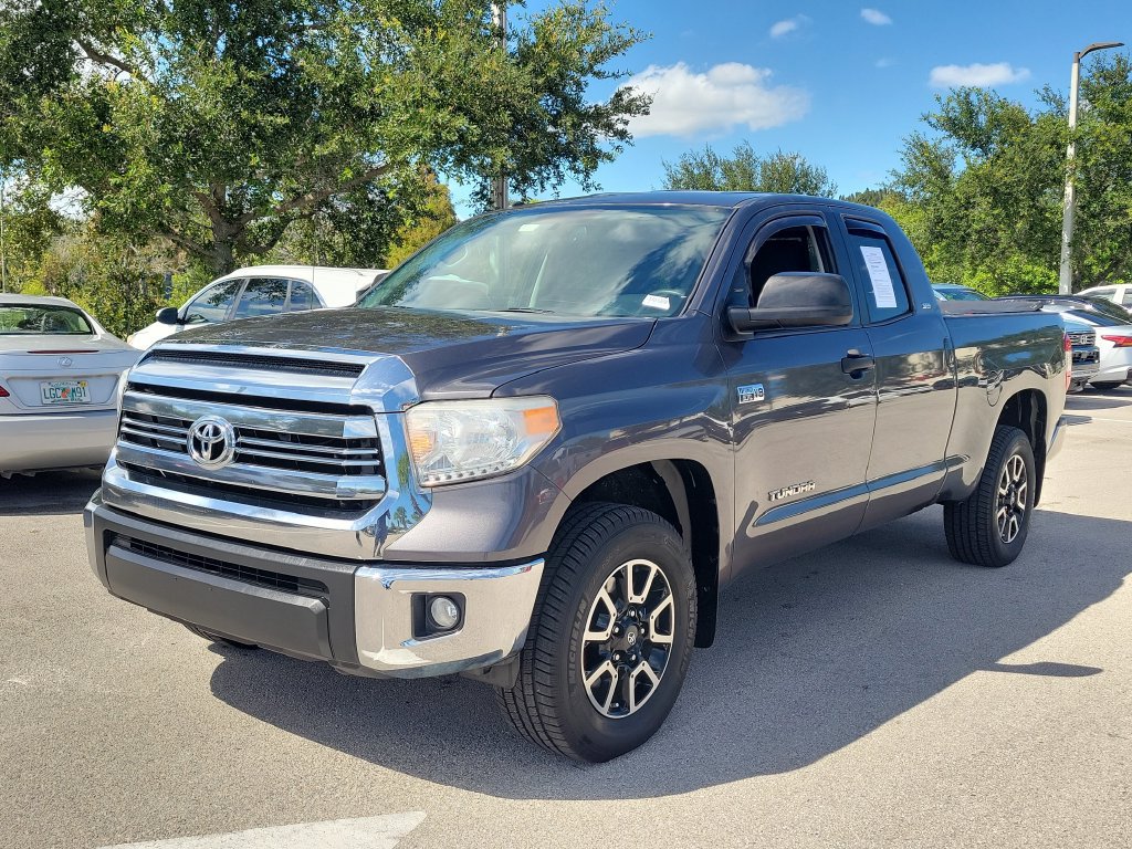 Used 2017 Toyota Tundra SR5 w/ TRD Off Road Package AWD/4WD image 31