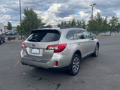 Used 2017 Subaru Outback 2.5i Limited w/ Protection Package #2 AWD/4WD image 5