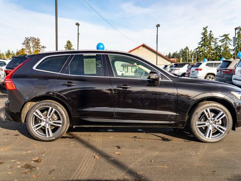 Used 2018 Volvo XC60 T5 Momentum w/ Convenience Package AWD/4WD image 9