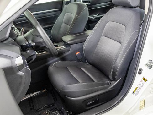Used 2022 Nissan Altima 2.5 SV AWD/4WD image 19