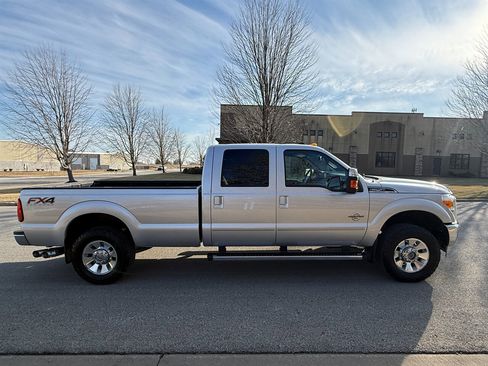 Used 2013 Ford F250 Lariat w/ Lariat Chrome Pkg image 5