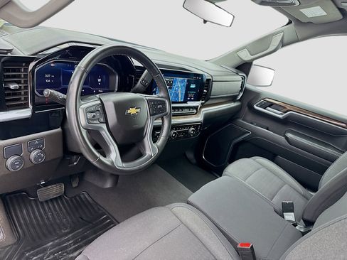 Used 2025 Chevrolet Silverado 1500 LT RWD image 7