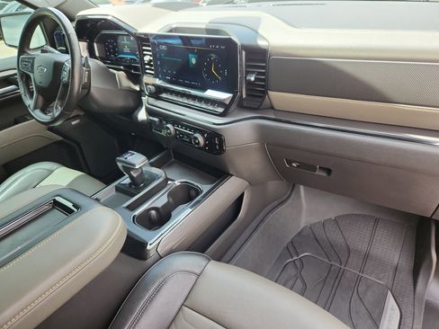 Used 2022 Chevrolet Silverado 1500 ZR2 w/ Technology Package AWD/4WD image 14