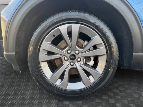 Used 2022 Ford Explorer XLT w/ Equipment Group 202A image 14