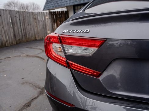 Used 2019 Honda Accord Sport image 9