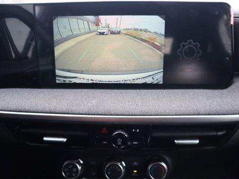 Certified 2025 Nissan Kicks SV image 21