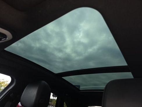 Used 2022 Porsche Macan image 22