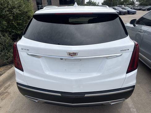 Used 2024 Cadillac XT5 Premium Luxury FWD image 3