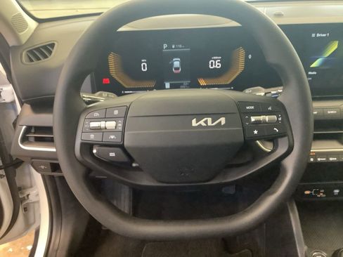 Certified 2025 Kia K4 FWD image 8