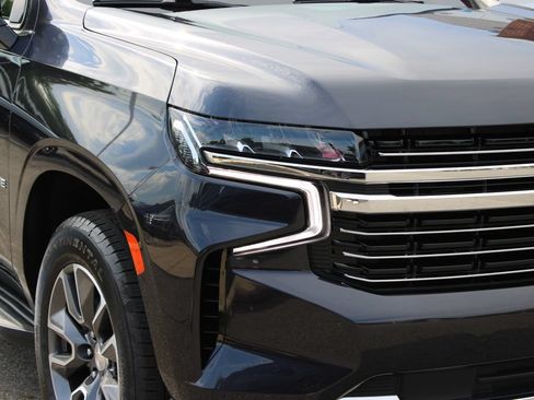 Used 2024 Chevrolet Tahoe LT w/ Luxury Package AWD/4WD image 5