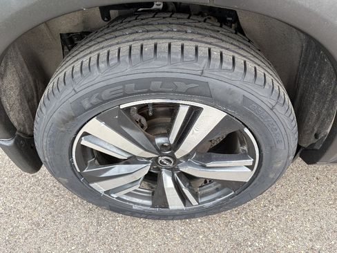 Used 2023 Nissan Rogue SL AWD/4WD image 11