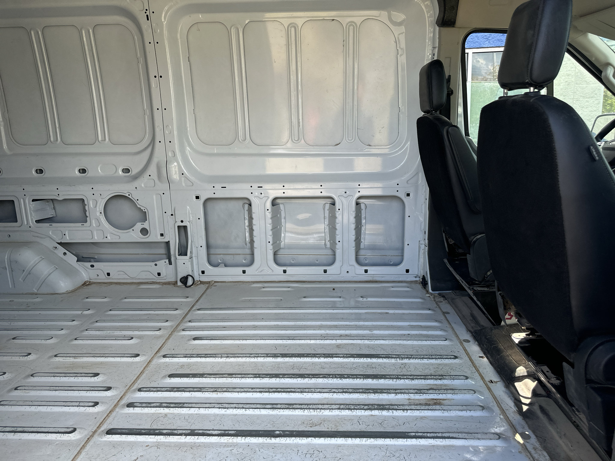 Used 2025 Ford Transit 250 148 Medium Roof RWD image 13