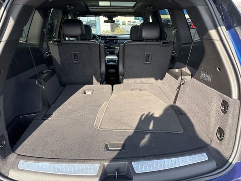 Used 2025 Cadillac XT6 Premium Luxury image 14