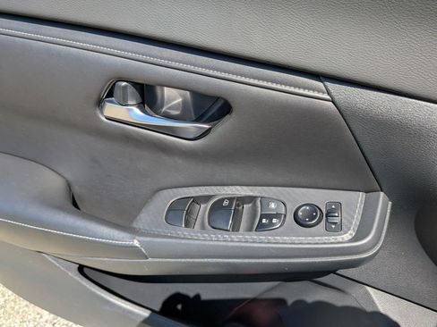 Used 2020 Nissan Sentra SV FWD image 22