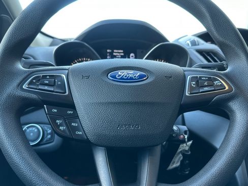 Used 2017 Ford Escape SE image 23