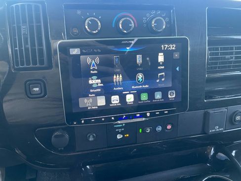 Used 2023 GMC Savana 2500 Extended image 34