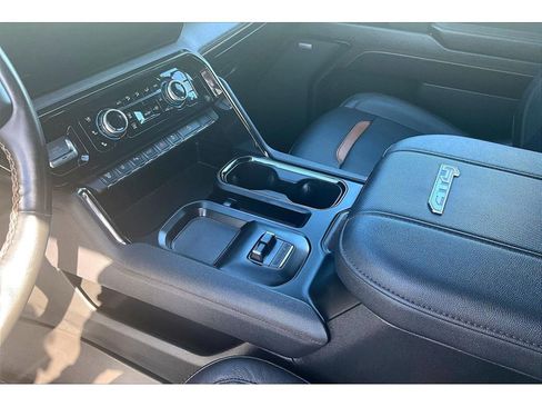 Used 2024 GMC Sierra 2500 AT4 w/ AT4 Premium Plus Package image 16