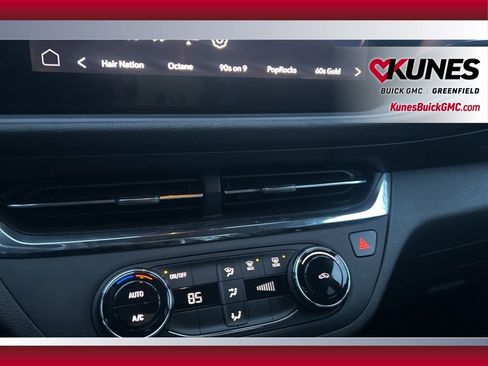 Used 2025 Buick Envista Preferred image 19