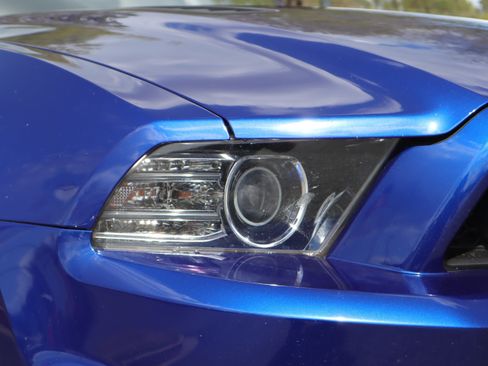 Used 2013 Ford Mustang GT image 28