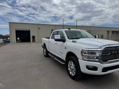 Used 2023 RAM 2500 Laramie AWD/4WD image 9