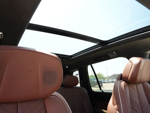 New 2026 Cadillac Vistiq Platinum w/ LPO, Floor Liner Package image 27