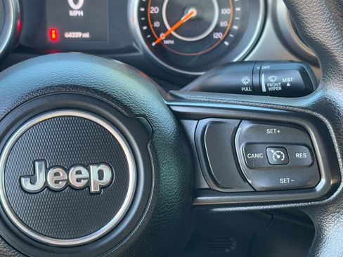 Used 2018 Jeep Wrangler Unlimited Sport image 23