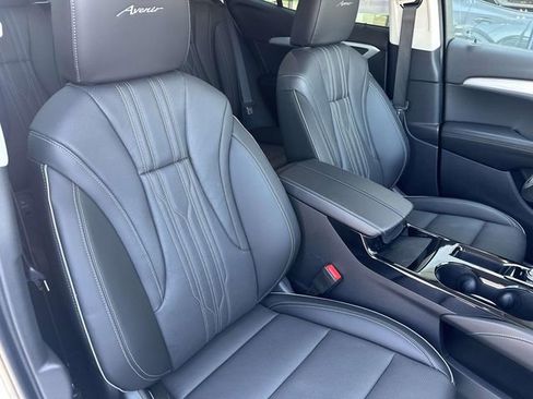 Used 2024 Buick Envision Avenir AWD/4WD image 24