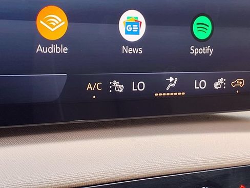 Used 2025 Buick Enclave Preferred FWD image 5