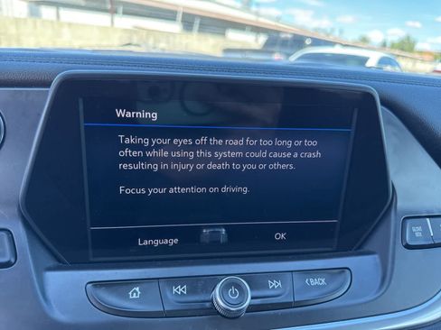 Used 2020 Chevrolet Blazer LT image 21