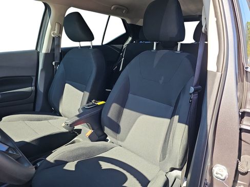 Used 2023 Nissan Kicks S FWD image 12