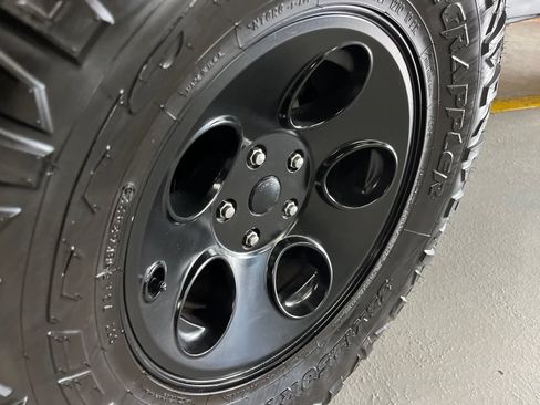 Used 2014 Jeep Wrangler Unlimited Rubicon w/ Connectivity Group AWD/4WD image 57