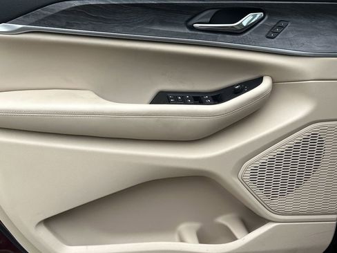 Used 2024 Jeep Grand Cherokee Limited image 10