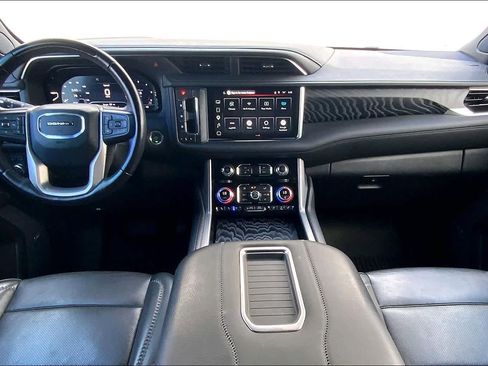 Used 2023 GMC Yukon XL Denali w/ Advanced Technology Package AWD/4WD image 10